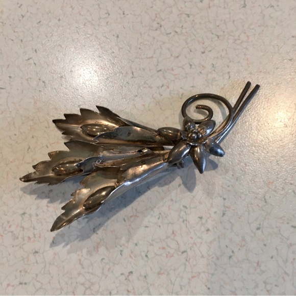 Vintage Coro Pegasus 1940s Sterling Silver Floral Bouquet Brooch WW2 Era - Picture 9 of 14